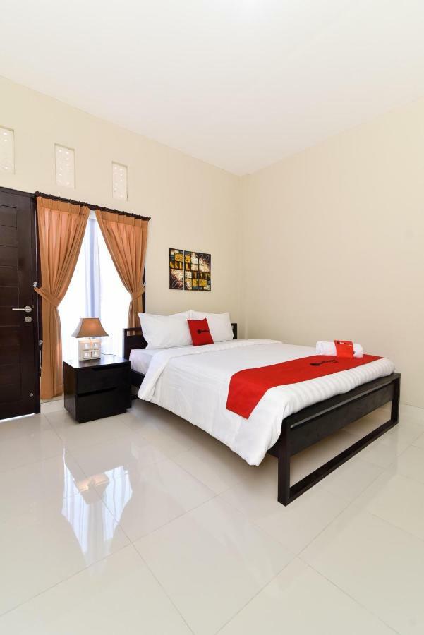 Reddoorz Plus Near Jalan Imam Bonjol Denpasar Seminyak Exterior foto