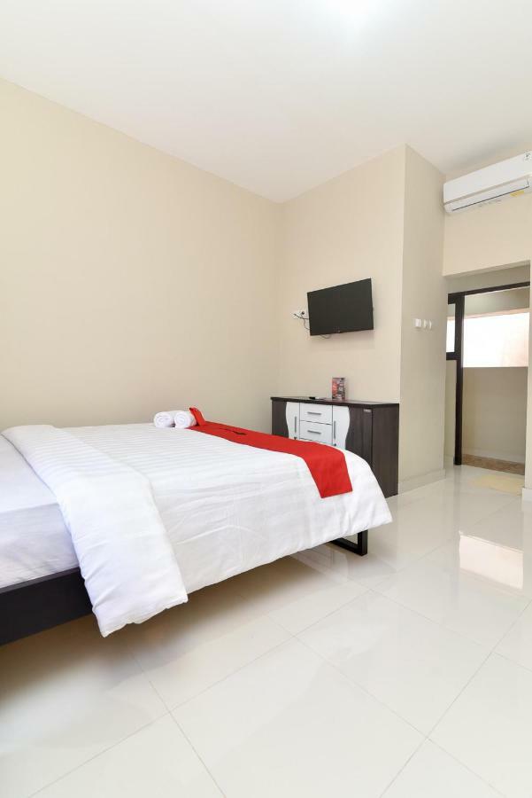 Reddoorz Plus Near Jalan Imam Bonjol Denpasar Seminyak Exterior foto